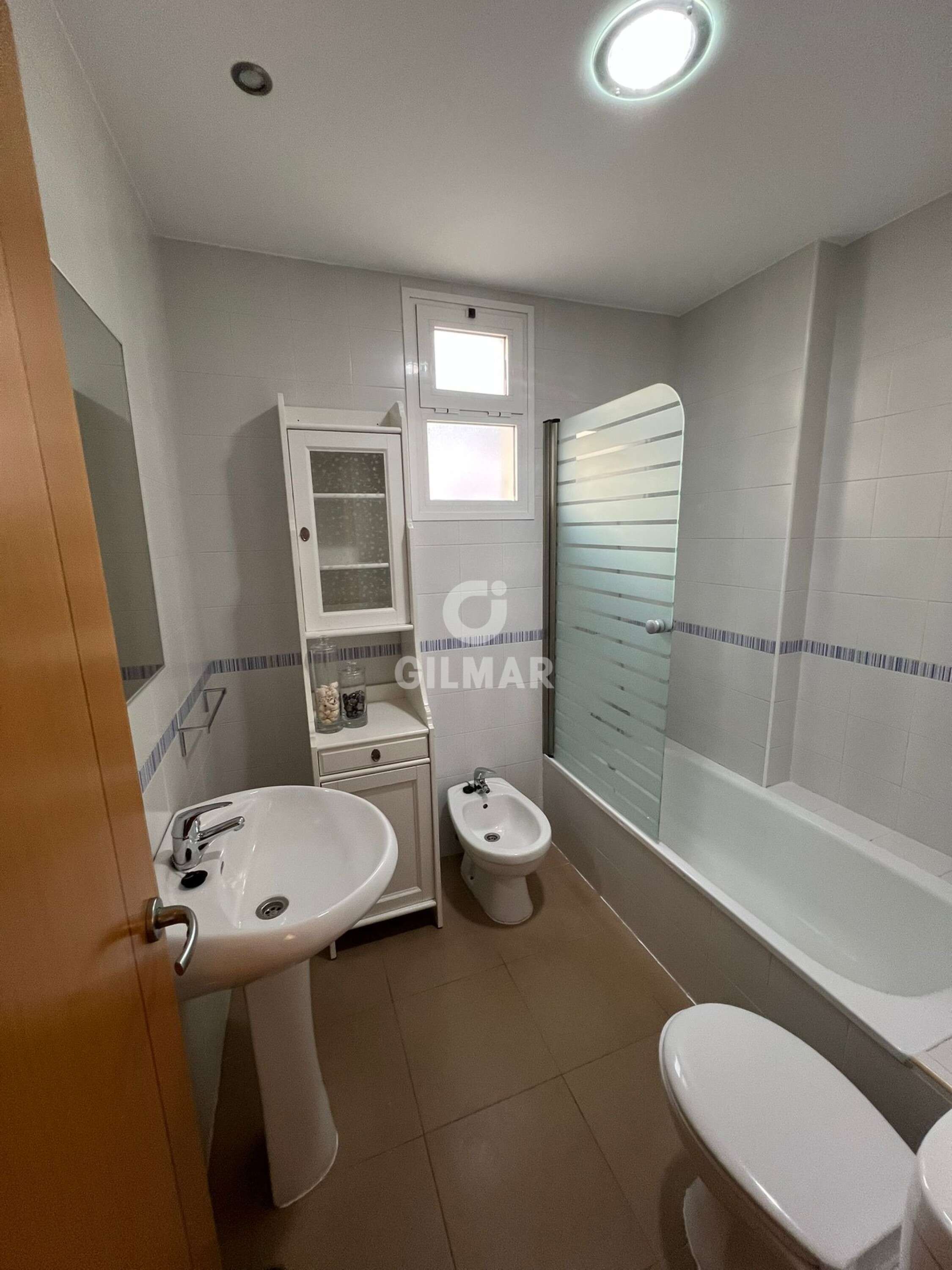 Bany de Casa adosada en venda en Villamartín amb Calefacció