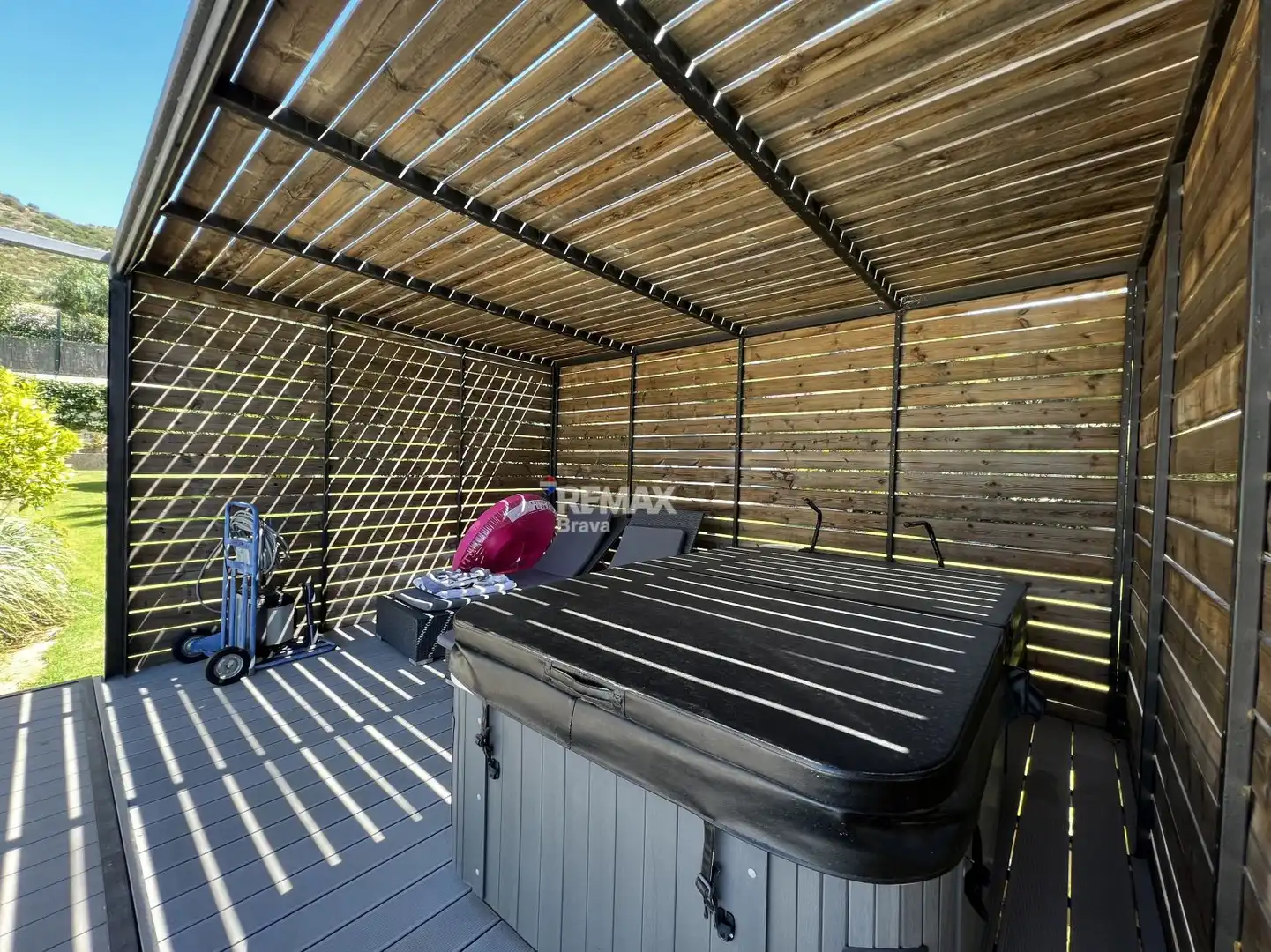 Terrassa de Casa o xalet en venda en Pau amb Aire condicionat, Jardí privat i Terrassa