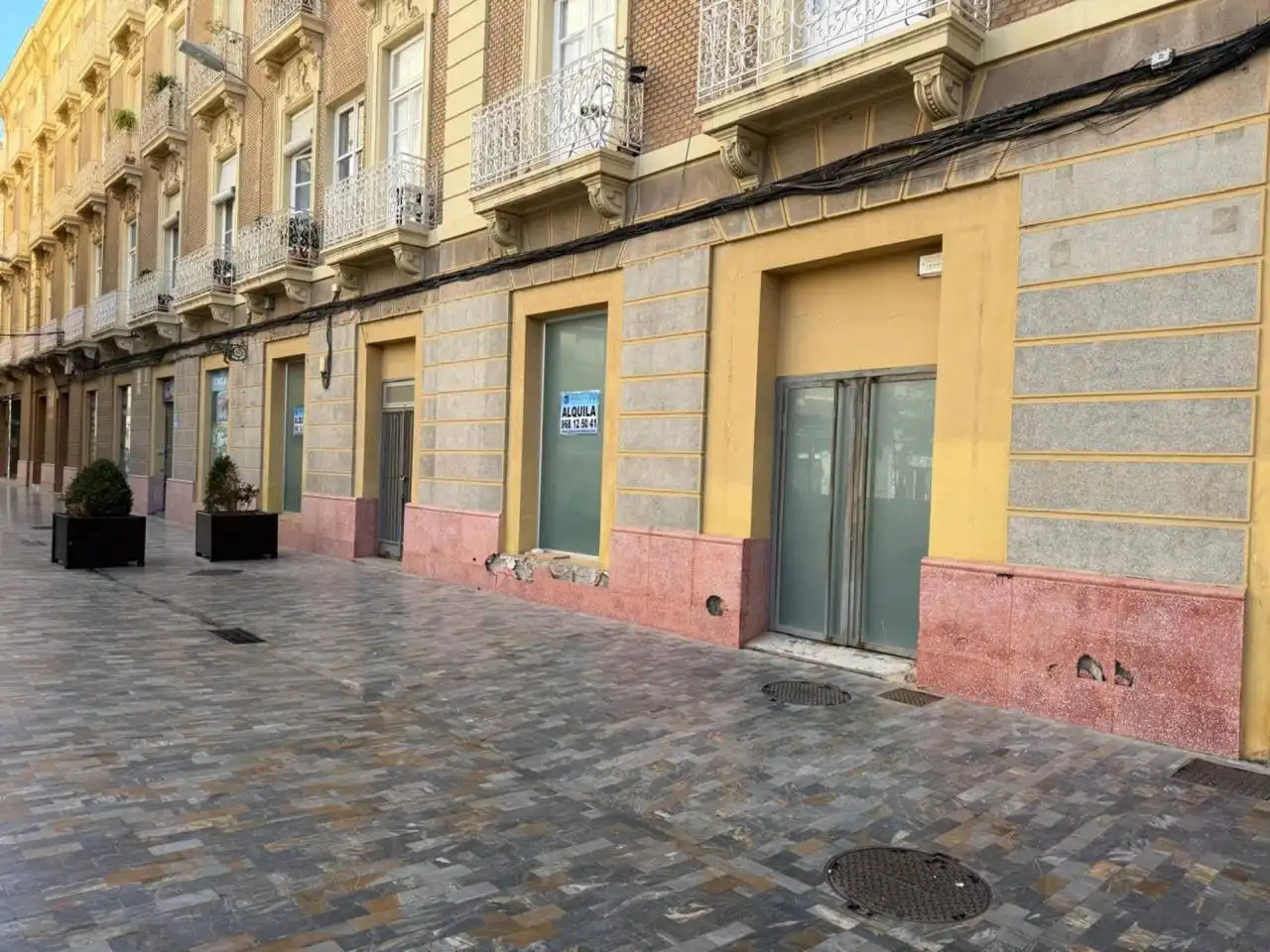 Außenansicht von Fabrikhallen zur Miete in Cartagena
