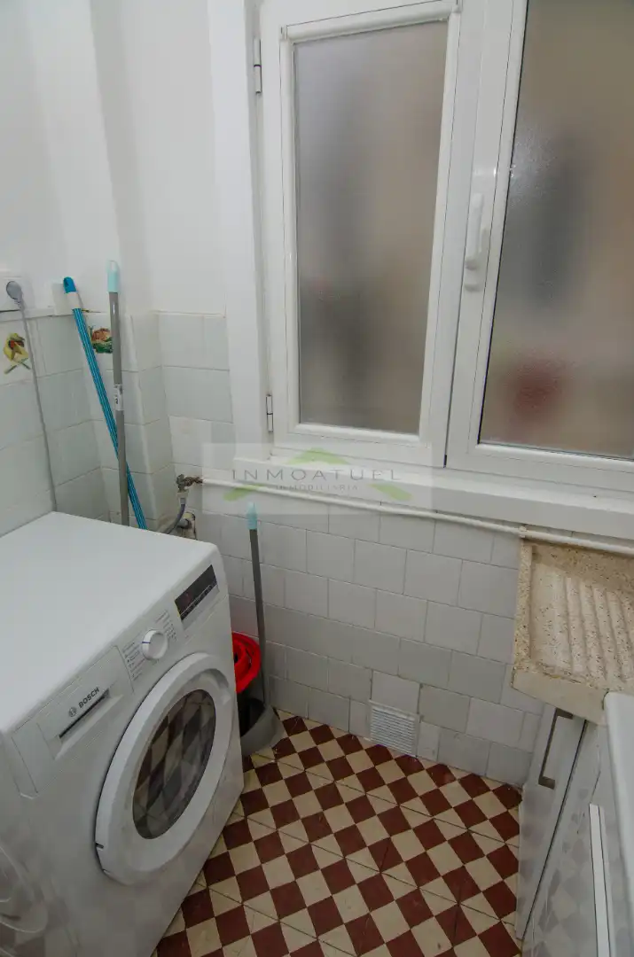 Bathroom of Flat for rent in A Coruña Capital   with Furnished, Oven and Washing machine