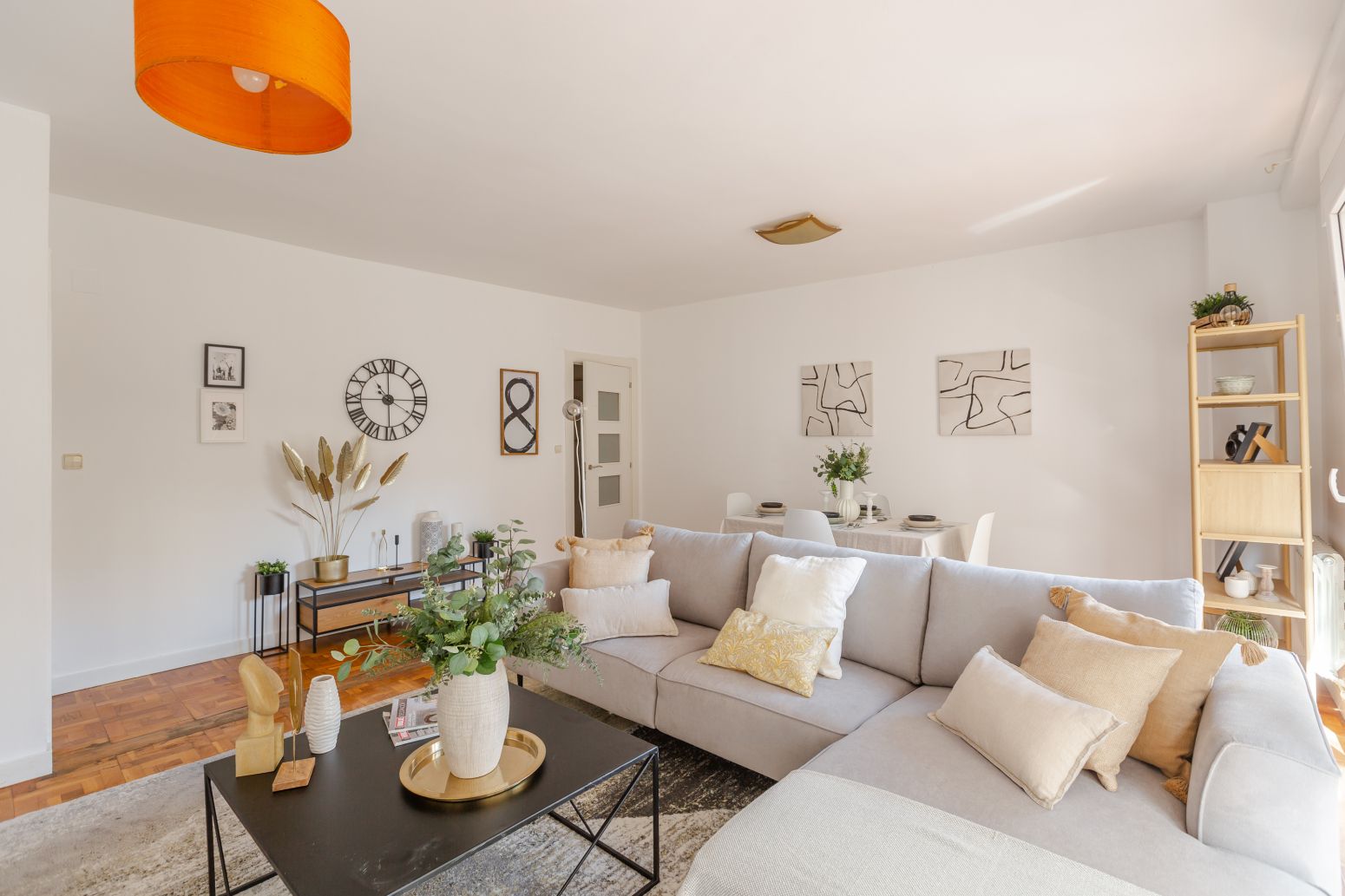 Sala de estar de Piso en venta en Estella / Lizarra con Calefacción, Parquet y Balcón