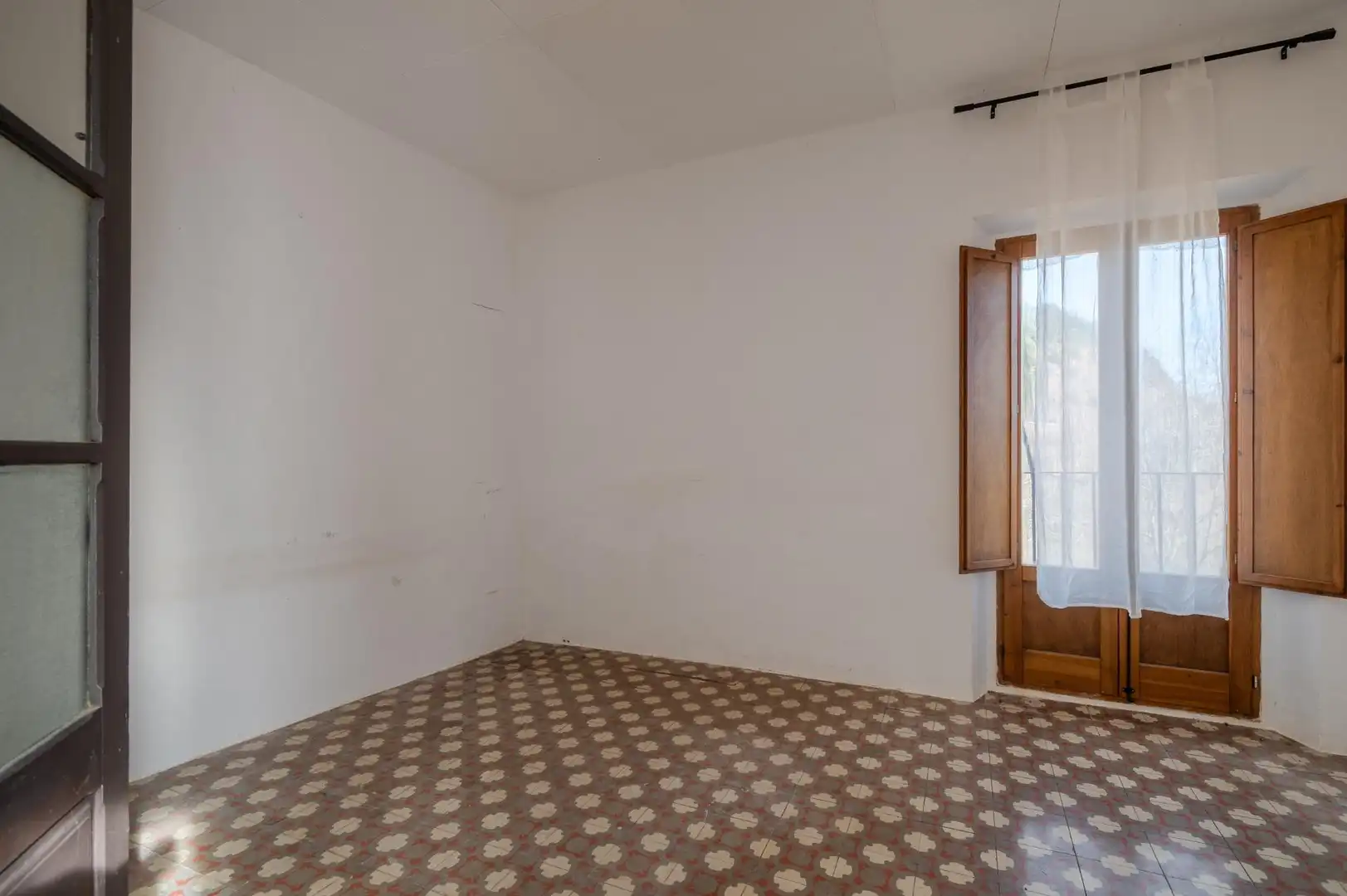 Piso de alquiler en La Vall de Bianya con Calefacción, Jardín privado y Terraza