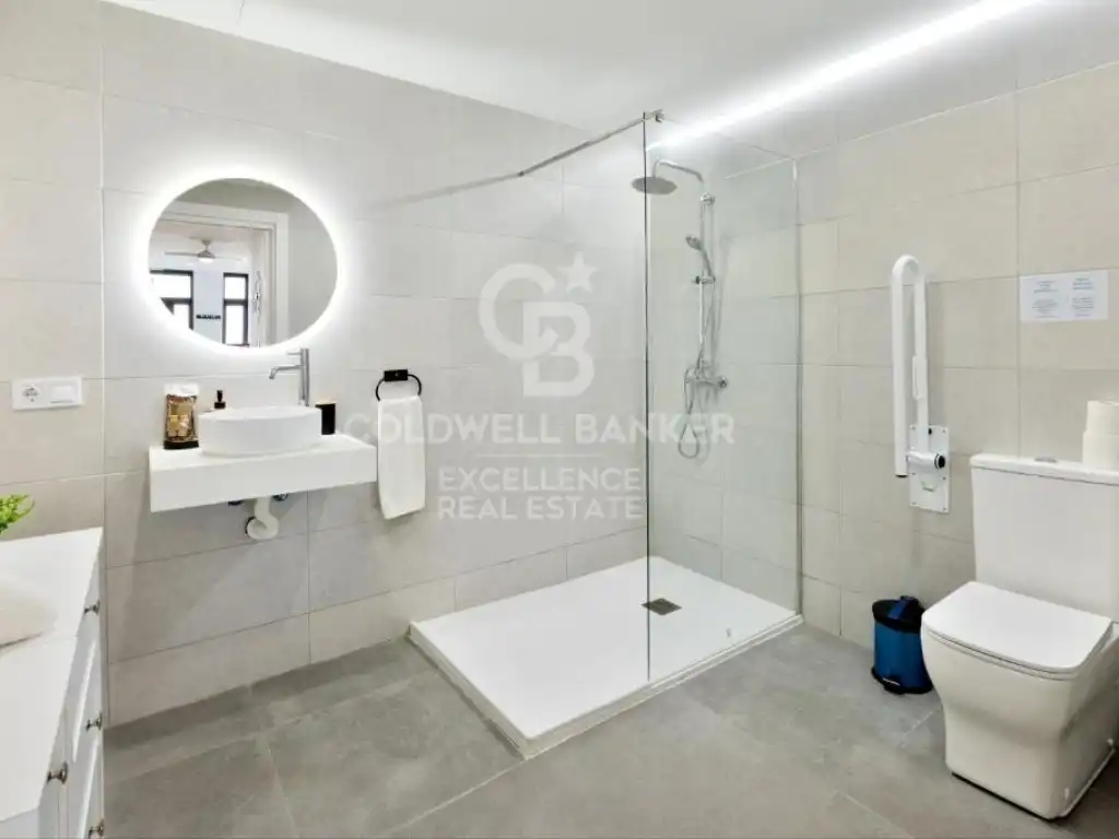 Bathroom of Apartments for sale in Valencia  with Air Conditioner and Washing machine