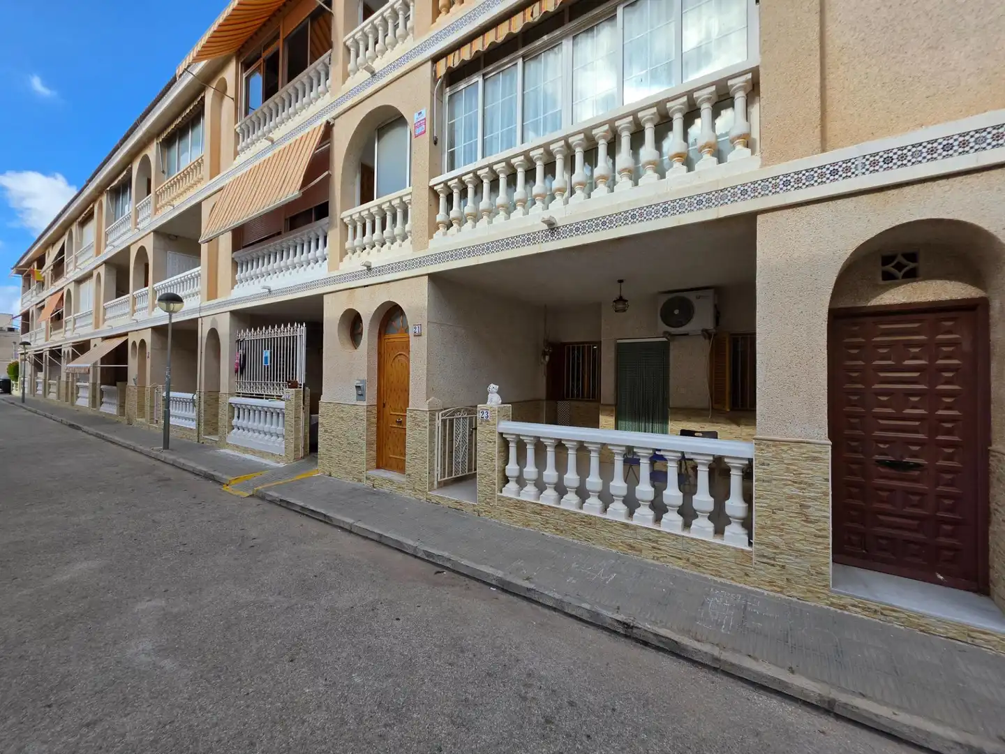 Vista exterior de Casa o xalet en venda en Santa Pola amb Calefacció, Jardí privat i Terrassa