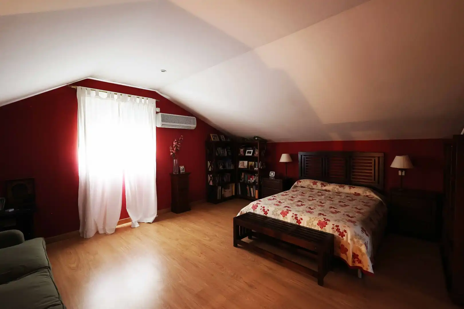 Habitación de Casa o chalet en venta en Colmenarejo con Calefacción, Jardín privado y Terraza