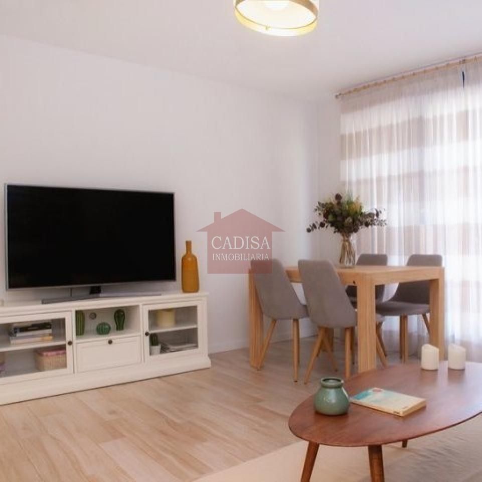 Sala de estar de Piso en venta en Salamanca Capital con Calefacción, Piscina y Piscina comunitaria