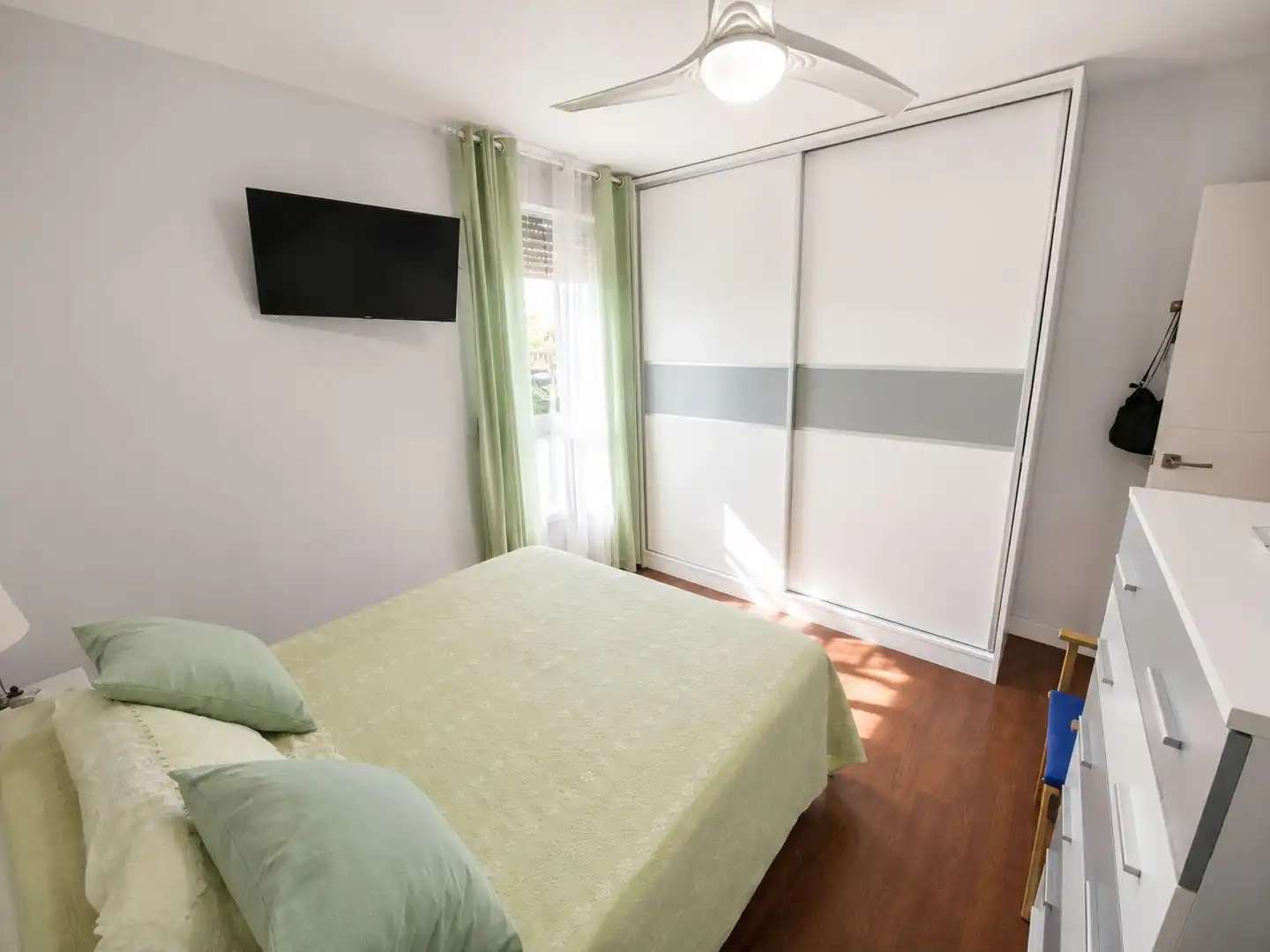 Habitación de Piso en venta en Sevilla con Aire acondicionado y Terraza