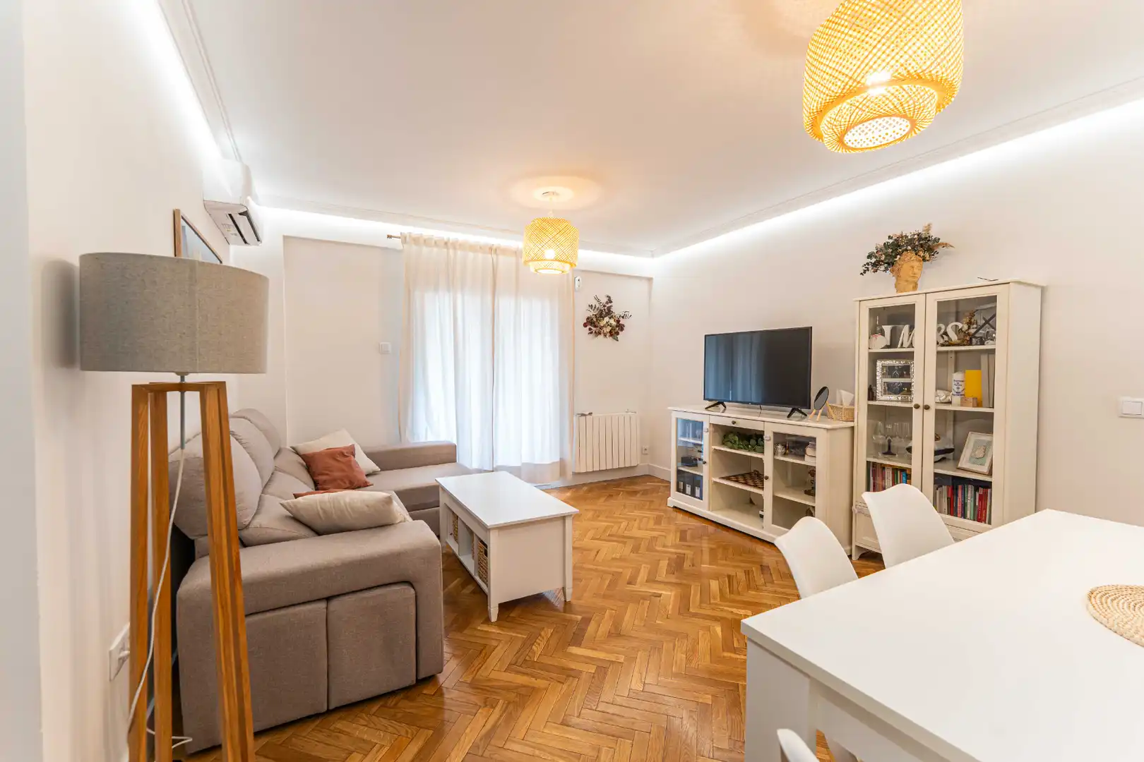 Sala d'estar de Pis en venda en Móstoles amb Aire condicionat, Calefacció i Parquet