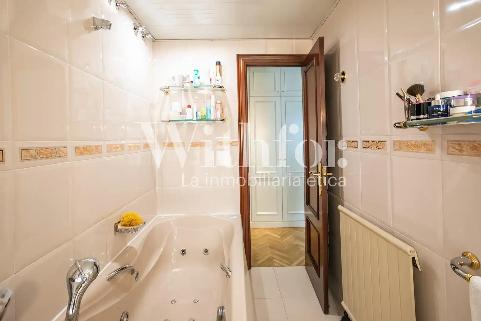 Baño de Casa adosada en venta en Barcelona con Aire acondicionado, Jardín privado y Terraza