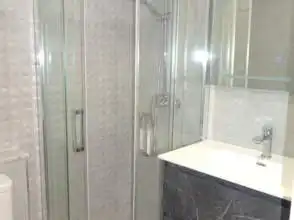 Bathroom of Flat for rent in Gijón   with Heating, Parquet flooring and Oven