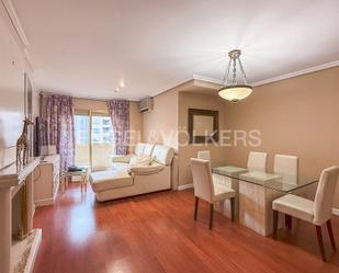 Sala d'estar de Apartament en venda en  Valencia Capital amb Aire condicionat, Parquet i Balcó