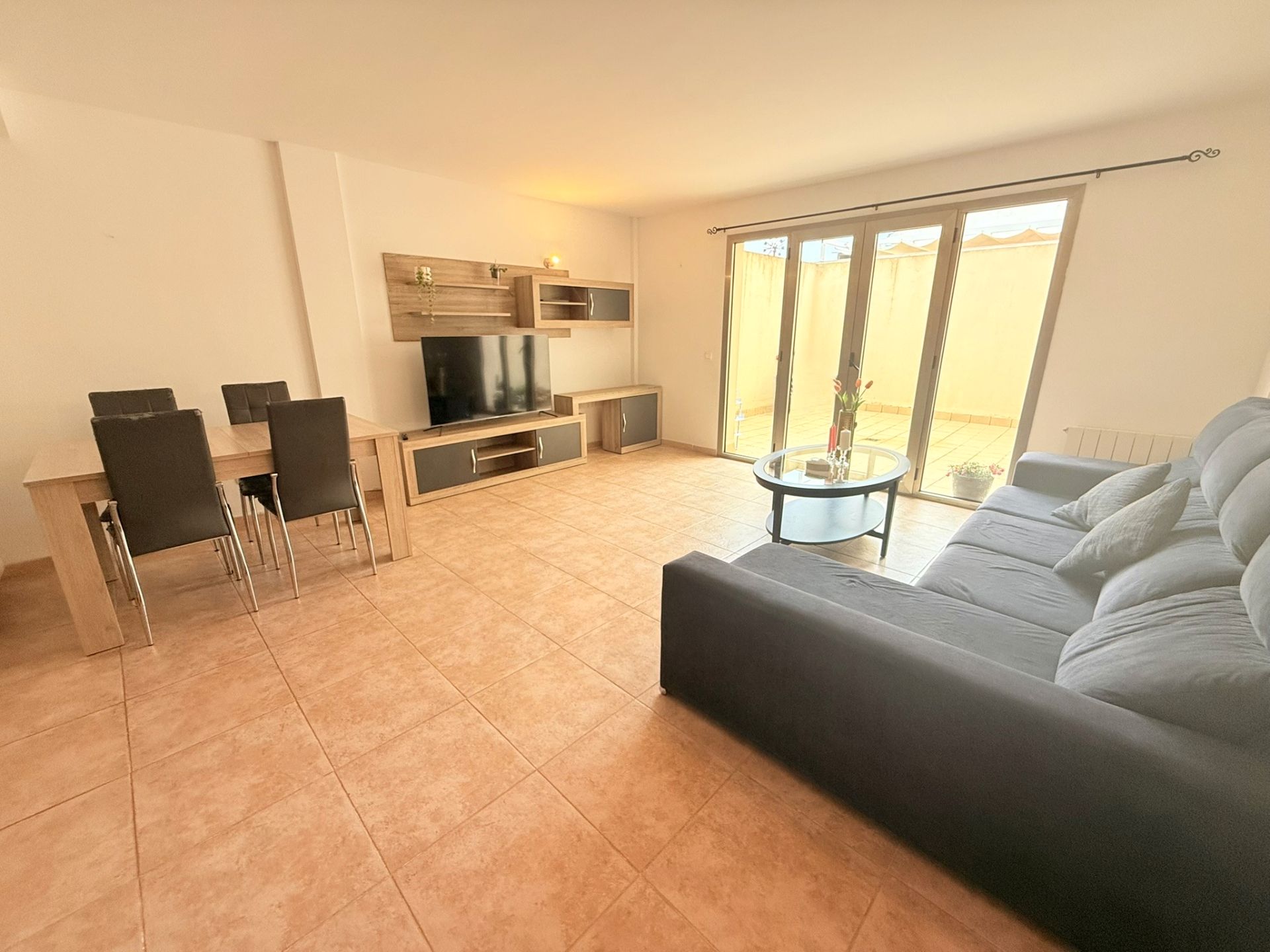 Sala d'estar de Casa adosada de lloguer en Muro amb Terrassa, Moblat i Forn