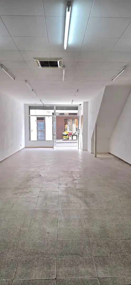 Local comercial de lloguer a Carrer de Sant Isidre, imagen 2
