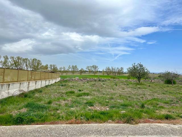 Terreno residencial en Venta en Calle de la Iglesia en Cabañas de Polendos