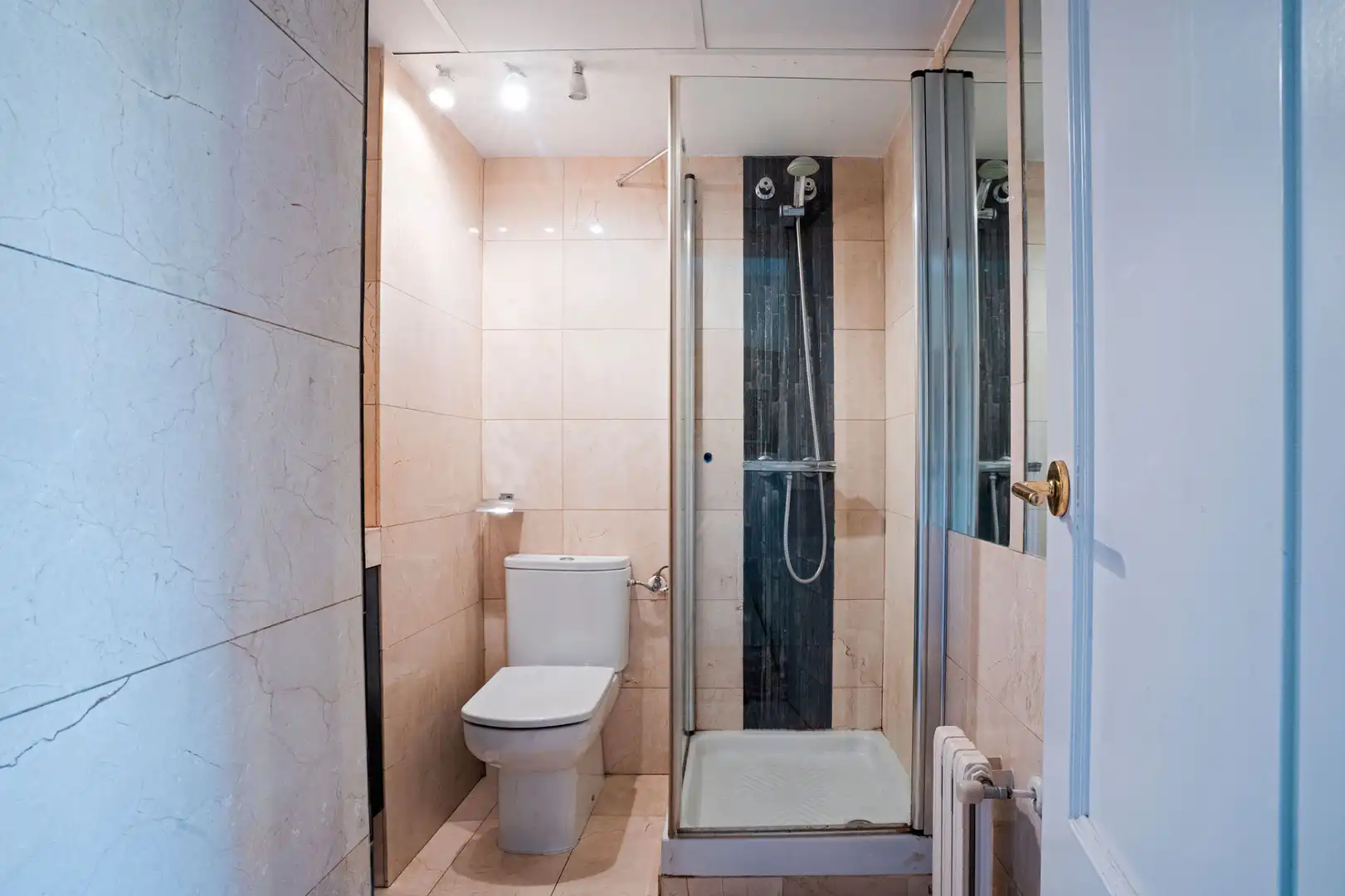 Baño de Piso para compartir en Fuencarral - El Pardo