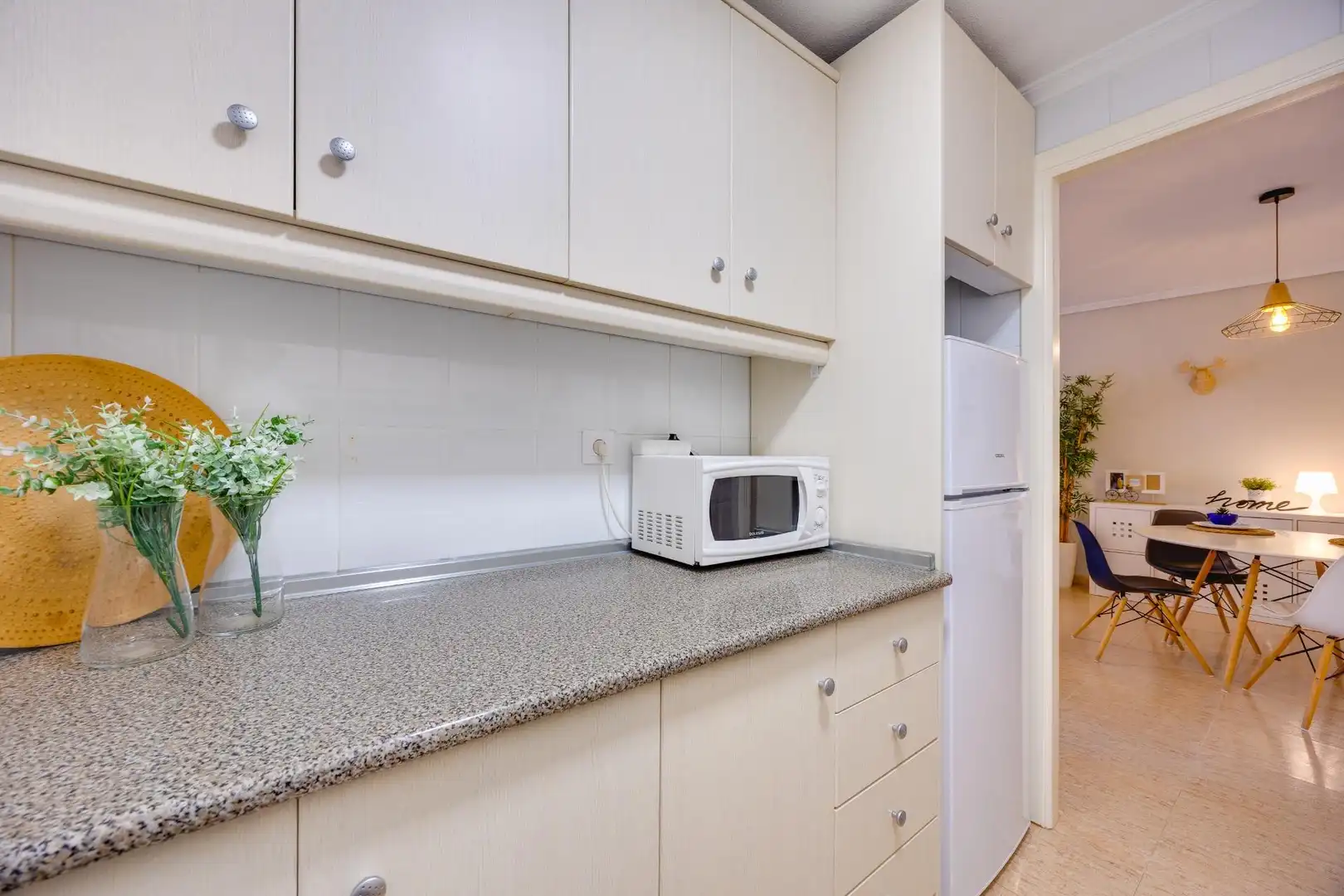 Cuina de Apartament en venda en Torrevieja amb Aire condicionat, Terrassa i Moblat