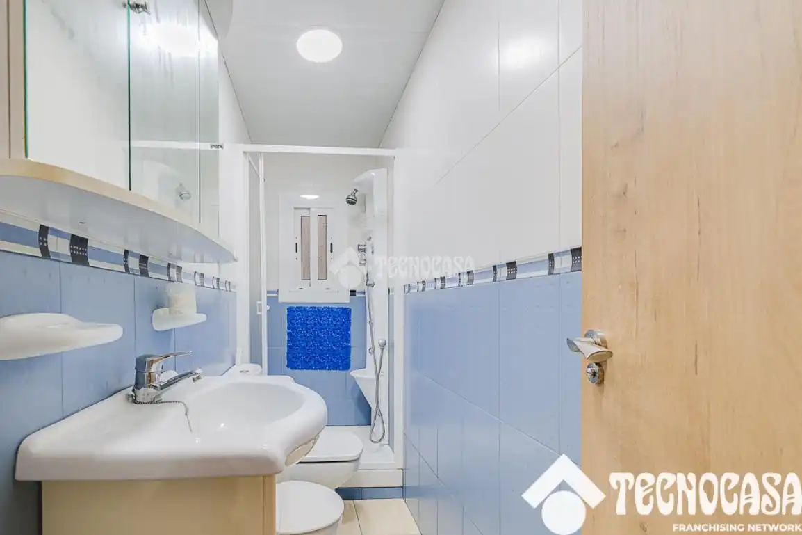Bathroom of Flat for sale in Llatí