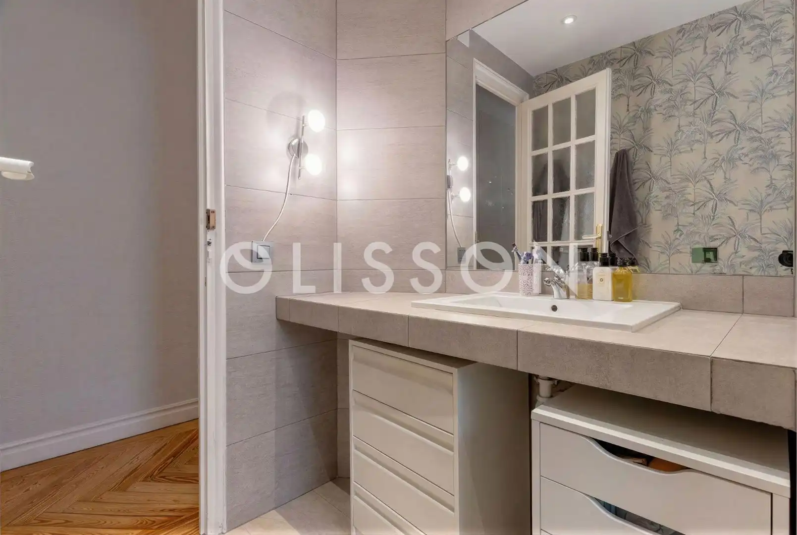 Baño de Piso en venta en Madrid con Calefacción y Trastero