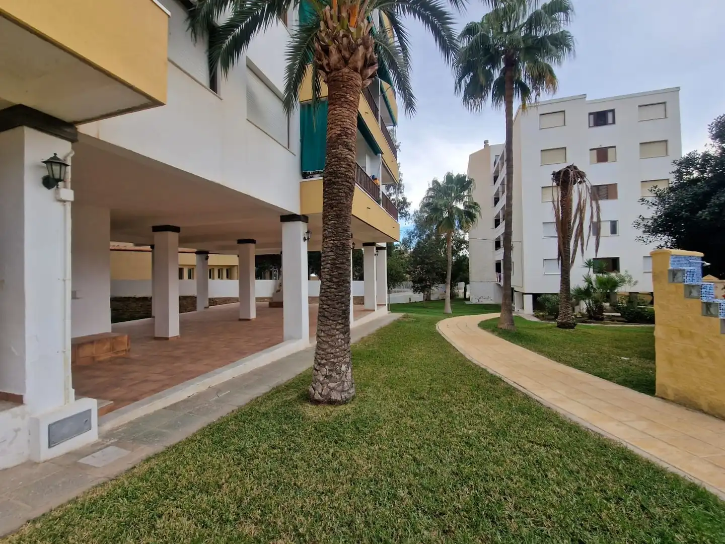 Exterior view of Flat for sale in Roquetas de Mar  with Terrace and Community pool