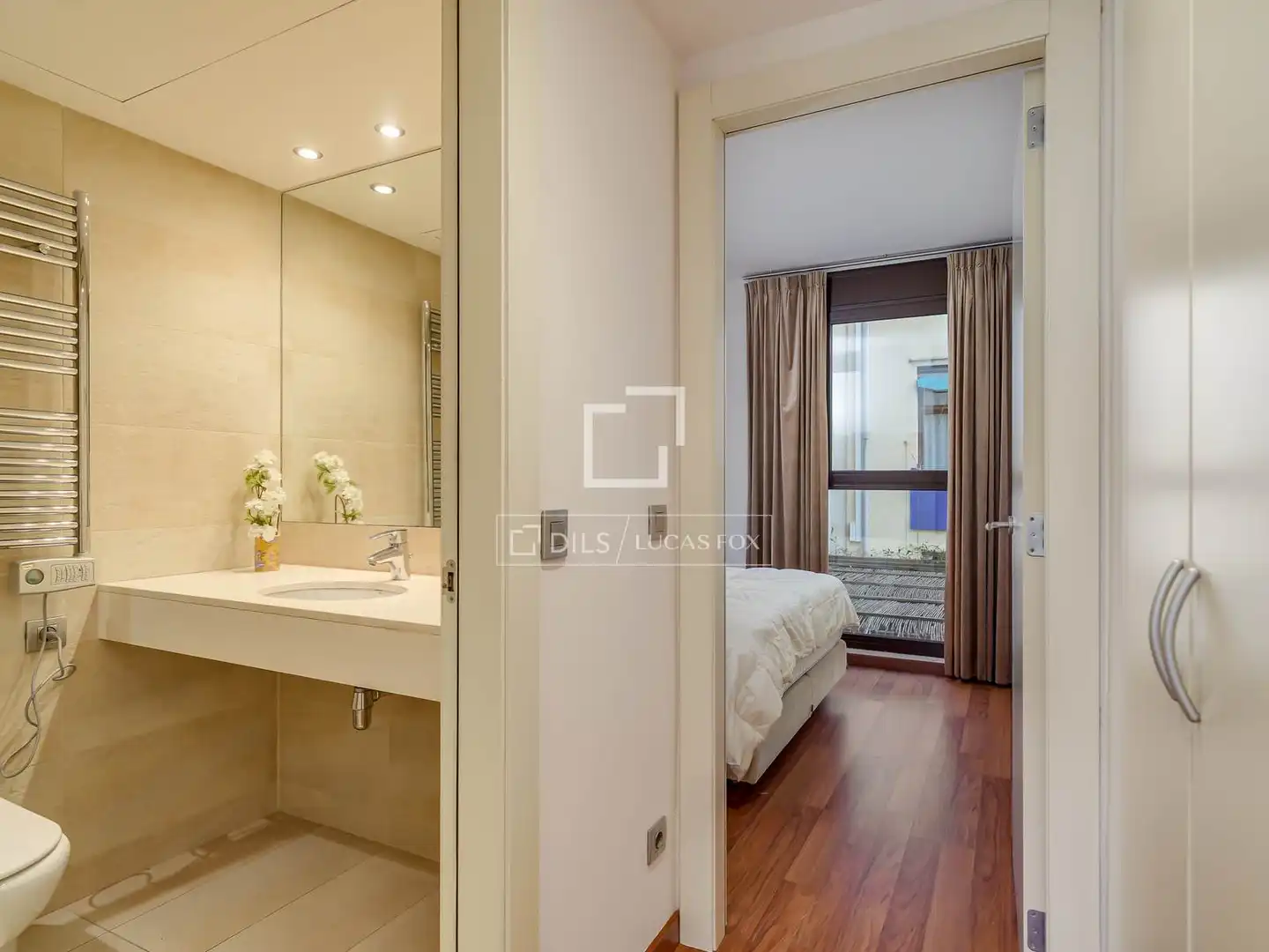 Schlafzimmer von Wohnung zum Verkauf in Barcelona mit Klimaanlage, Heizung und Parkett