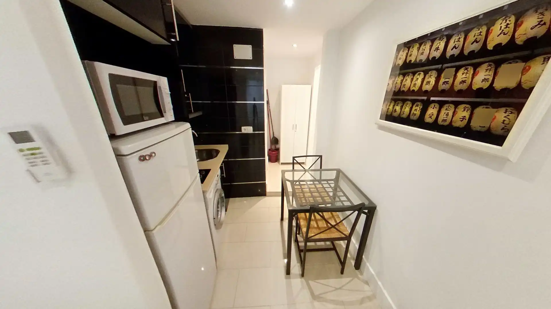 Flat with terrace to rent in Calle del Salitre