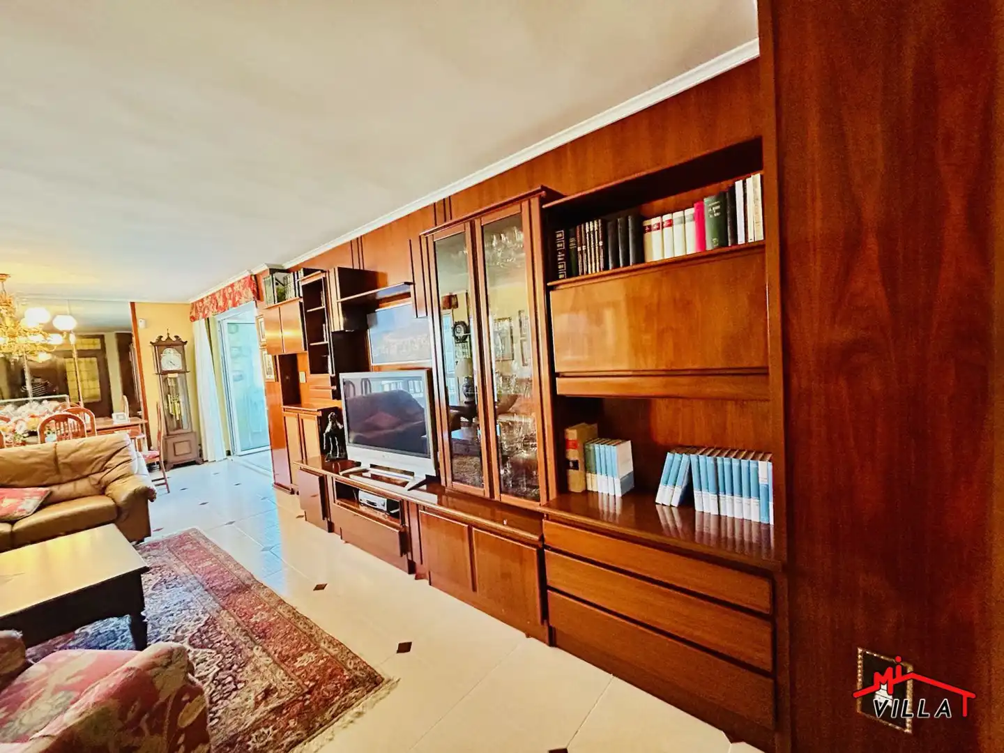 Sala de estar de Piso en venta en Laredo con Calefacción, Terraza y Amueblado