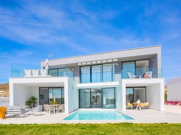 Casa amb piscina en venda a N/A