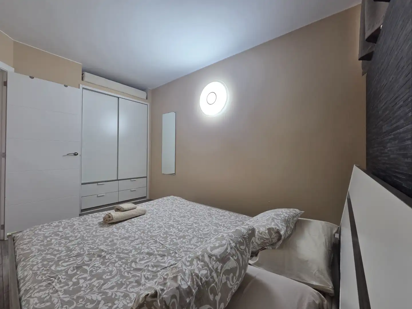 Habitación de Apartamento en venta en San Bartolomé de Tirajana con Aire acondicionado, Amueblado y Lavadora