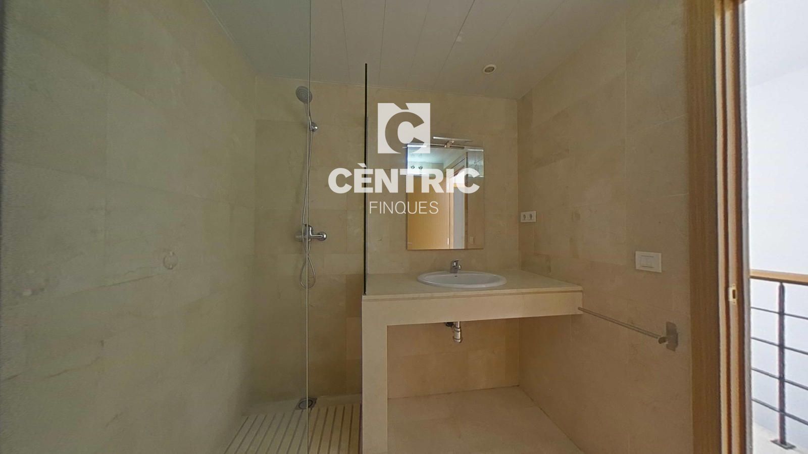 Bany de Dúplex en venda en Terrassa amb Terrassa