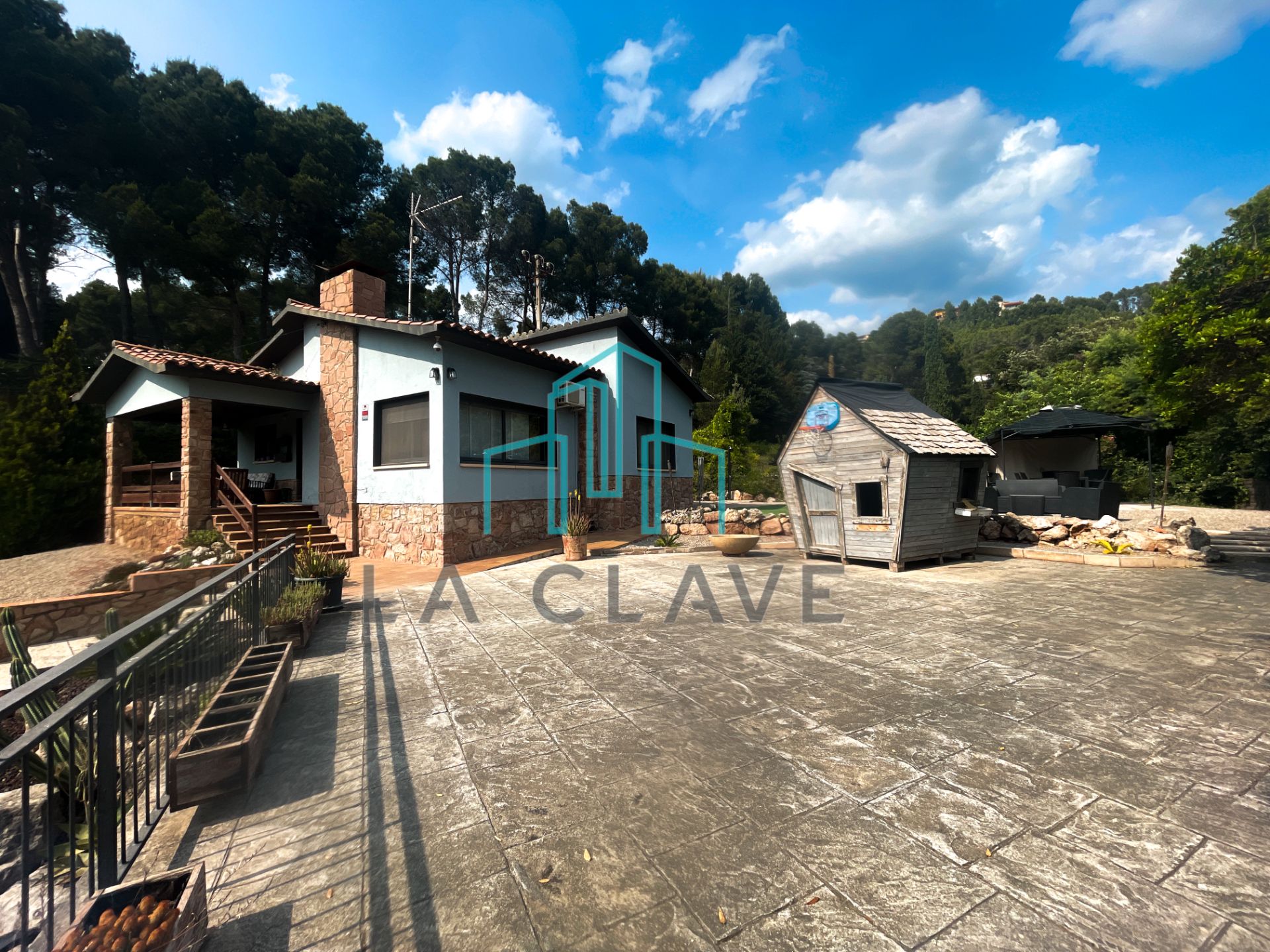 House or chalet for sale in Carrer Font de l'Alzinella