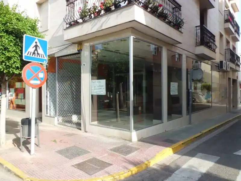 Local comercial de lloguer a El Ejido Ciudad
