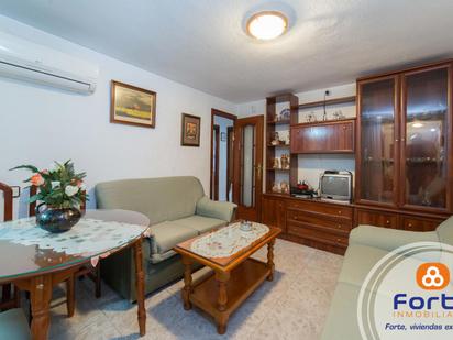 Sala d'estar de Pis en venda en  Córdoba Capital amb Aire condicionat i Calefacció