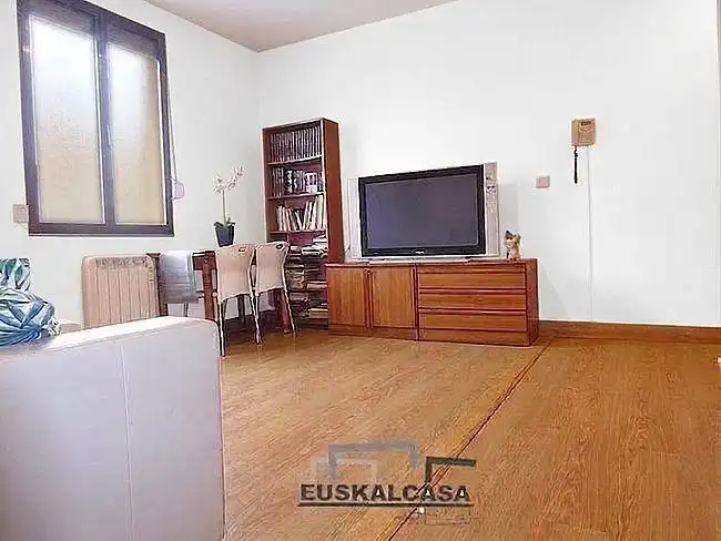 Sala de estar de Piso en venta en Bilbao  con Calefacción y Parquet