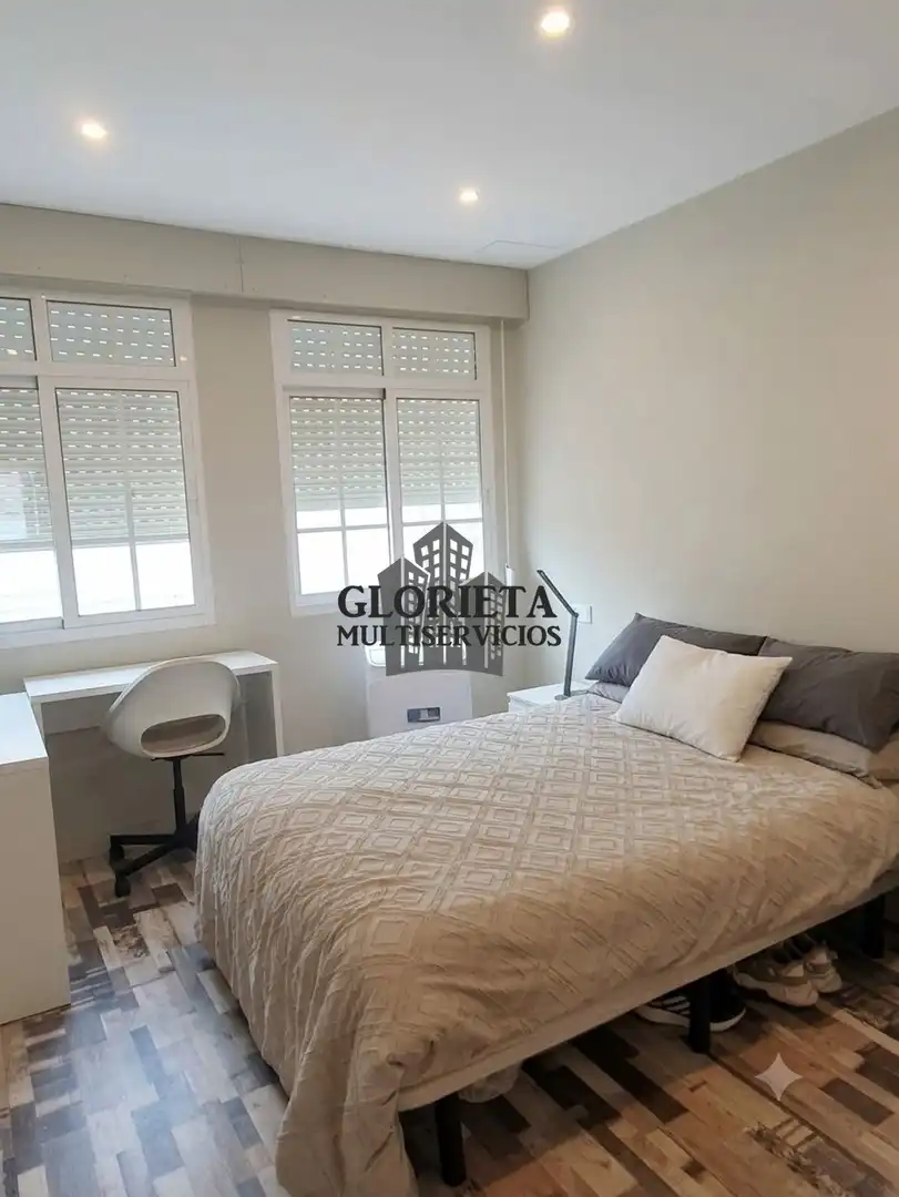 Habitación de Piso en venta en Vigo  con Calefacción, Jardín privado y Amueblado