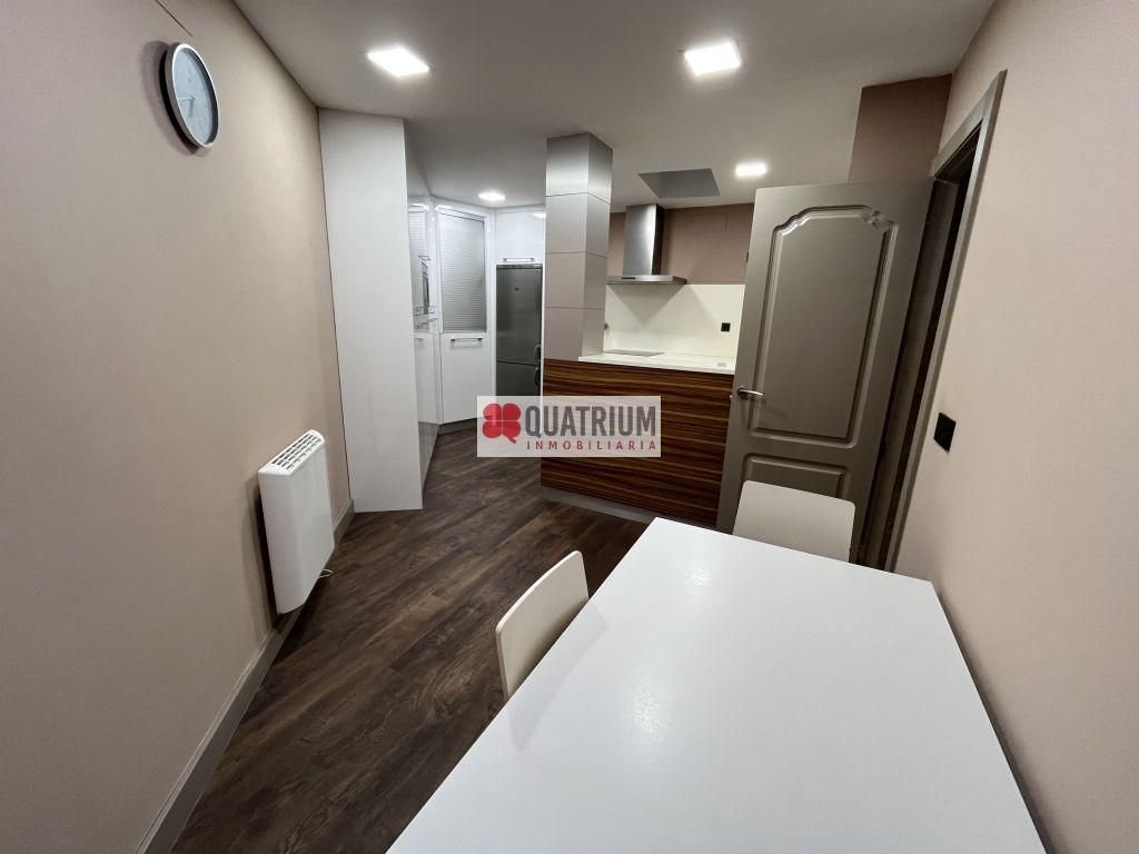 Pis de lloguer a Rúa De Amor Ruibal, Castiñeiriño - Cruceiro de Sar