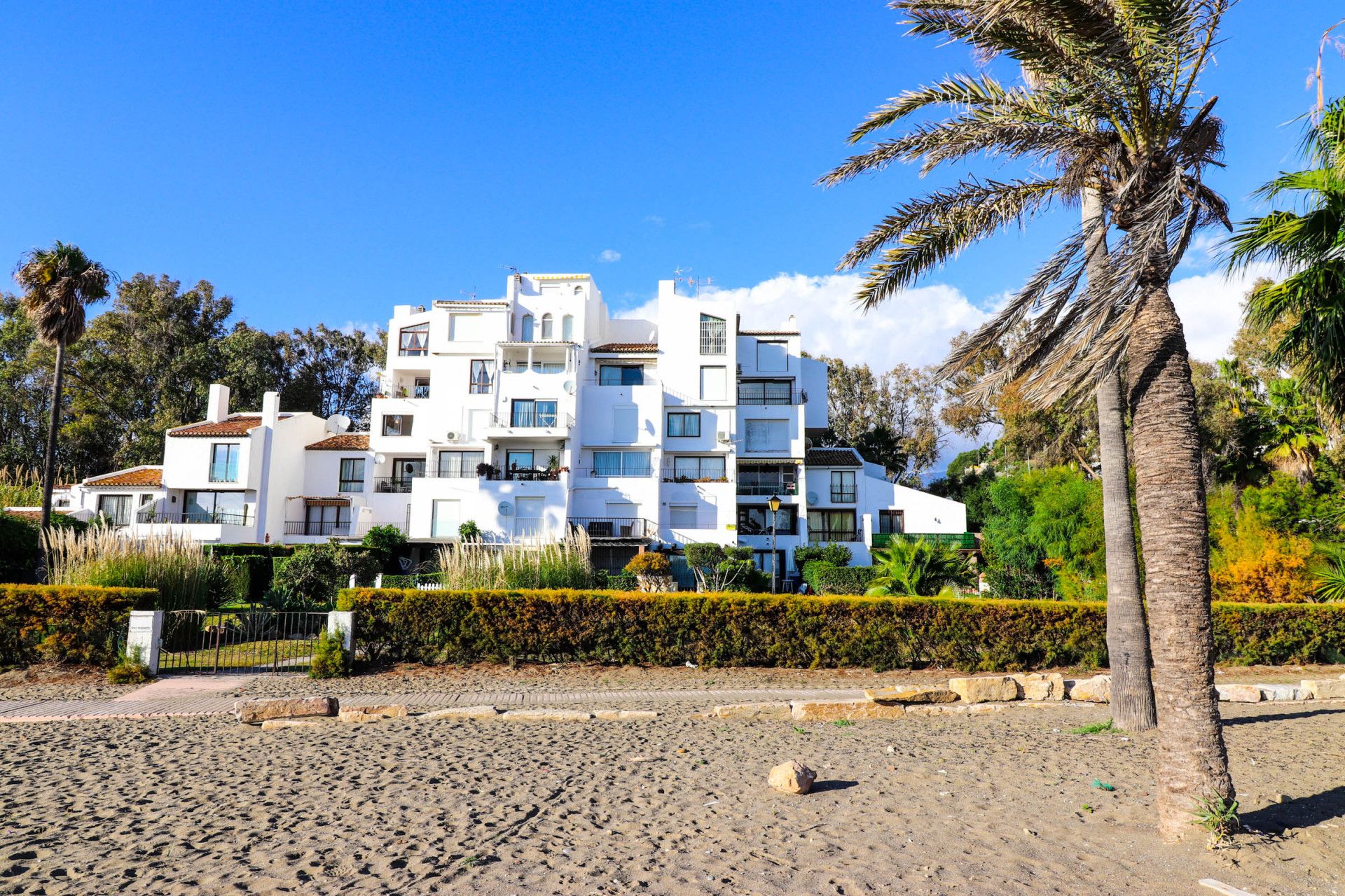 Vista exterior de Planta baixa en venda en Casares amb Aire condicionat, Calefacció i Jardí privat