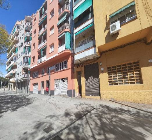 Local comercial en Alquiler en C/ Enginyer Deulofeu en La Salut