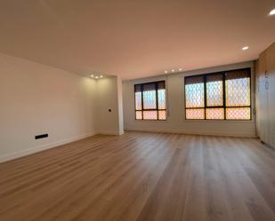 Living room of Flat to rent in Alcalá de Henares  with Air Conditioner, Heating and Oven