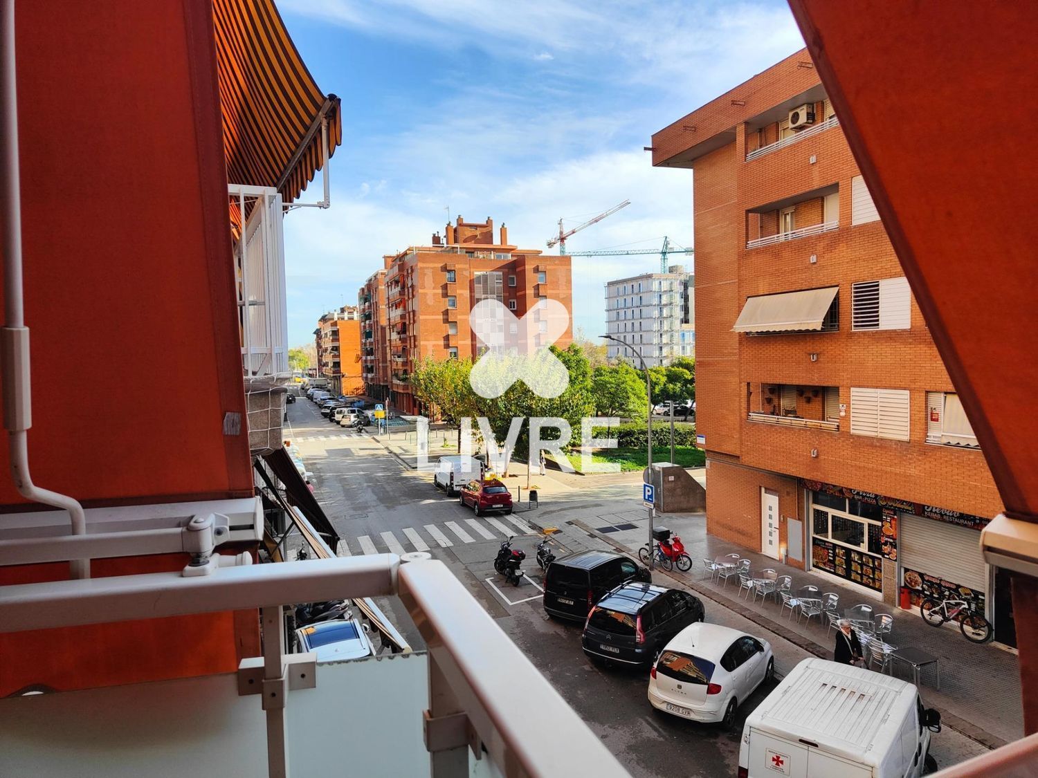 Vista exterior de Pis en venda en Sant Boi de Llobregat amb Calefacció i Terrassa