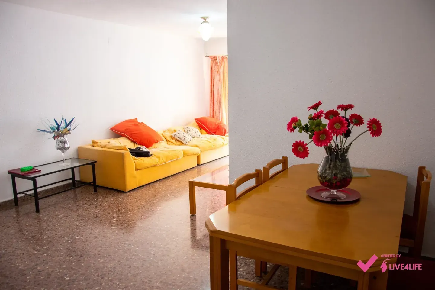 Flat to rent in Carrer de Sant Vicent Màrtir, La Raïosa