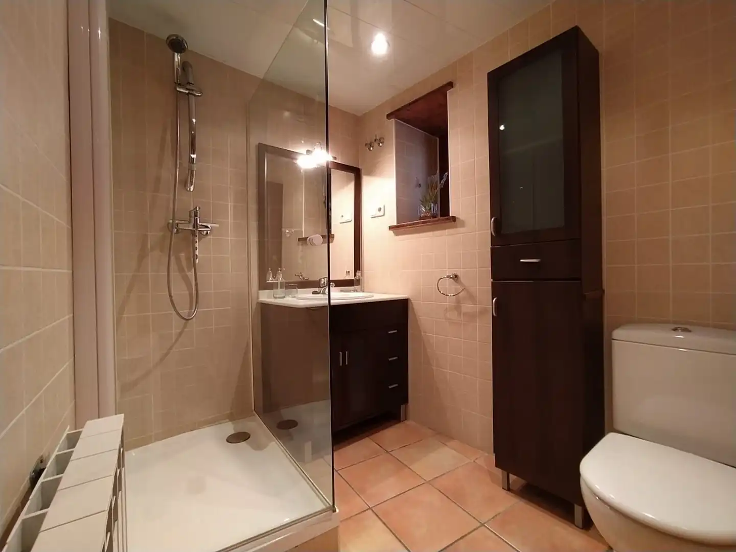 Badezimmer von Wohnungen zur Miete in Montellà i Martinet mit Heizung, Terrasse und Möbliert