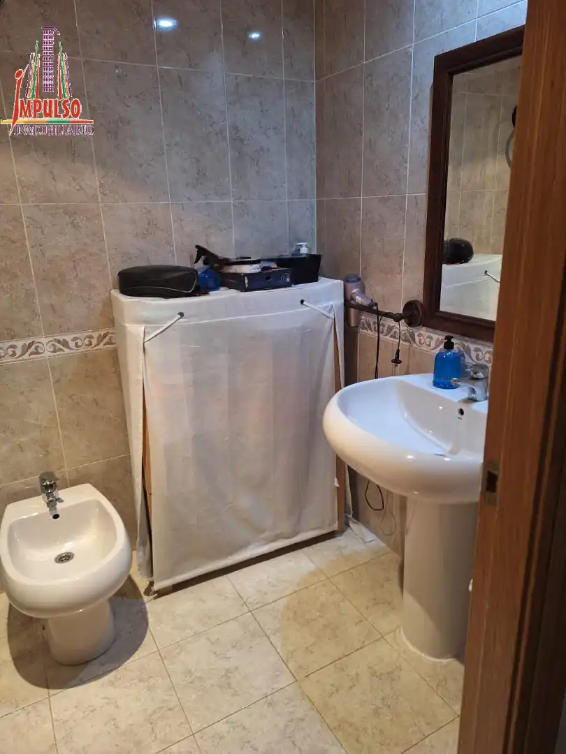 Baño de Piso en venta en Albacete con Calefacción, Trastero y Balcón