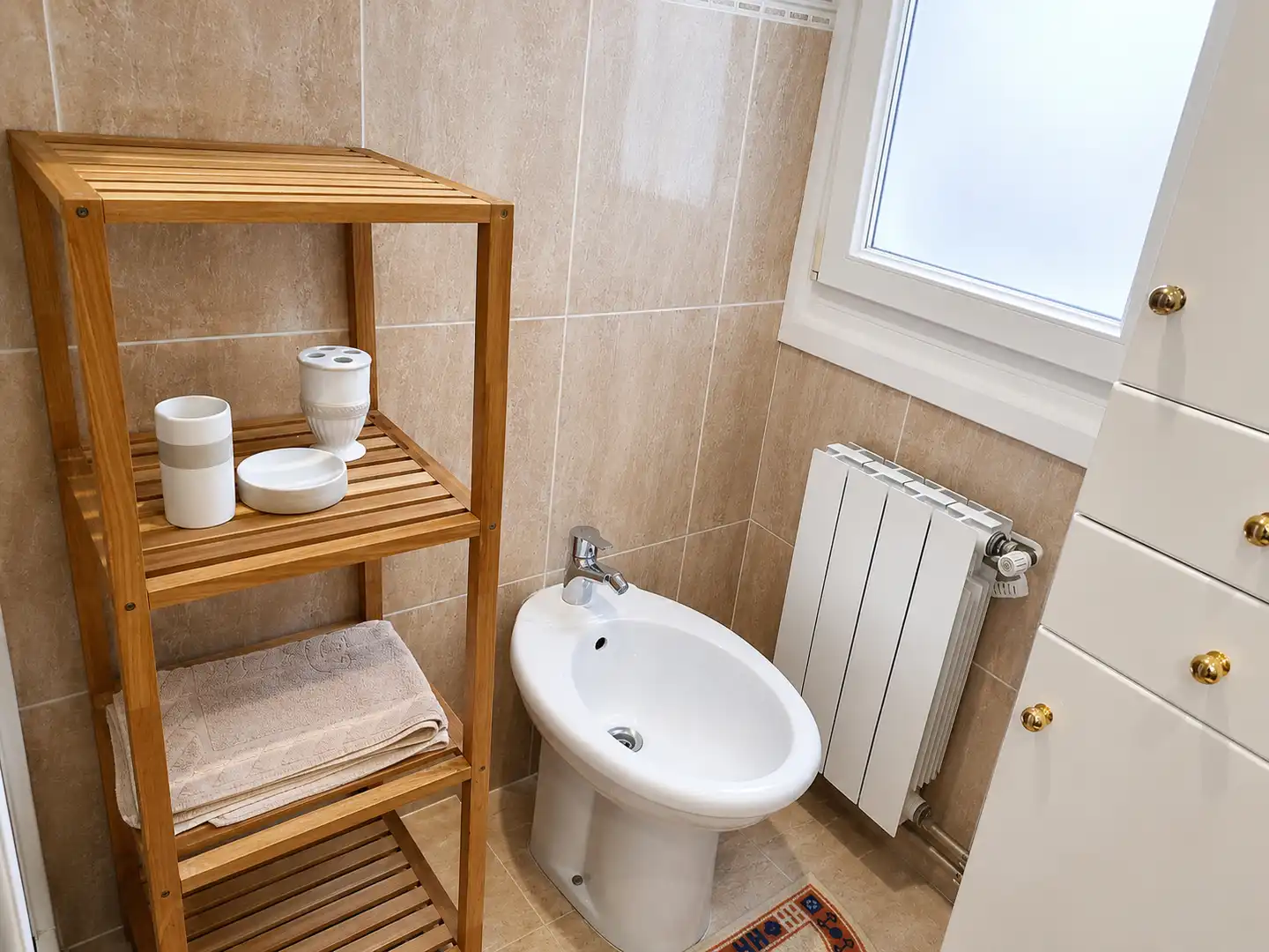 Badezimmer von Wohnung zur Miete in Santander mit Heizung, Abstellraum und Möbliert