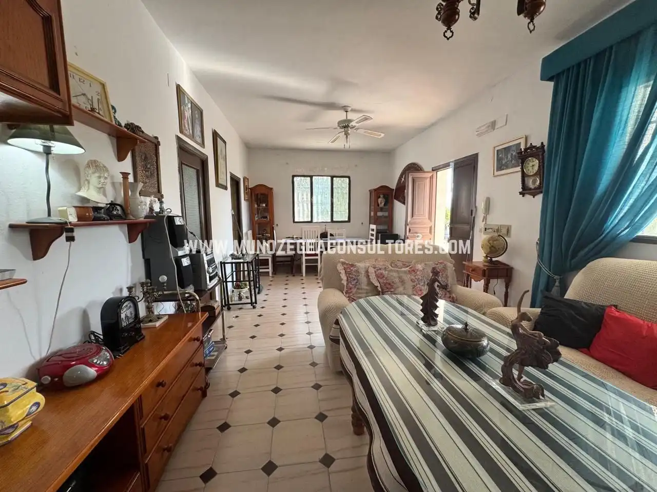 Wohnzimmer von Country house zum Verkauf in Lucena mit Terrasse