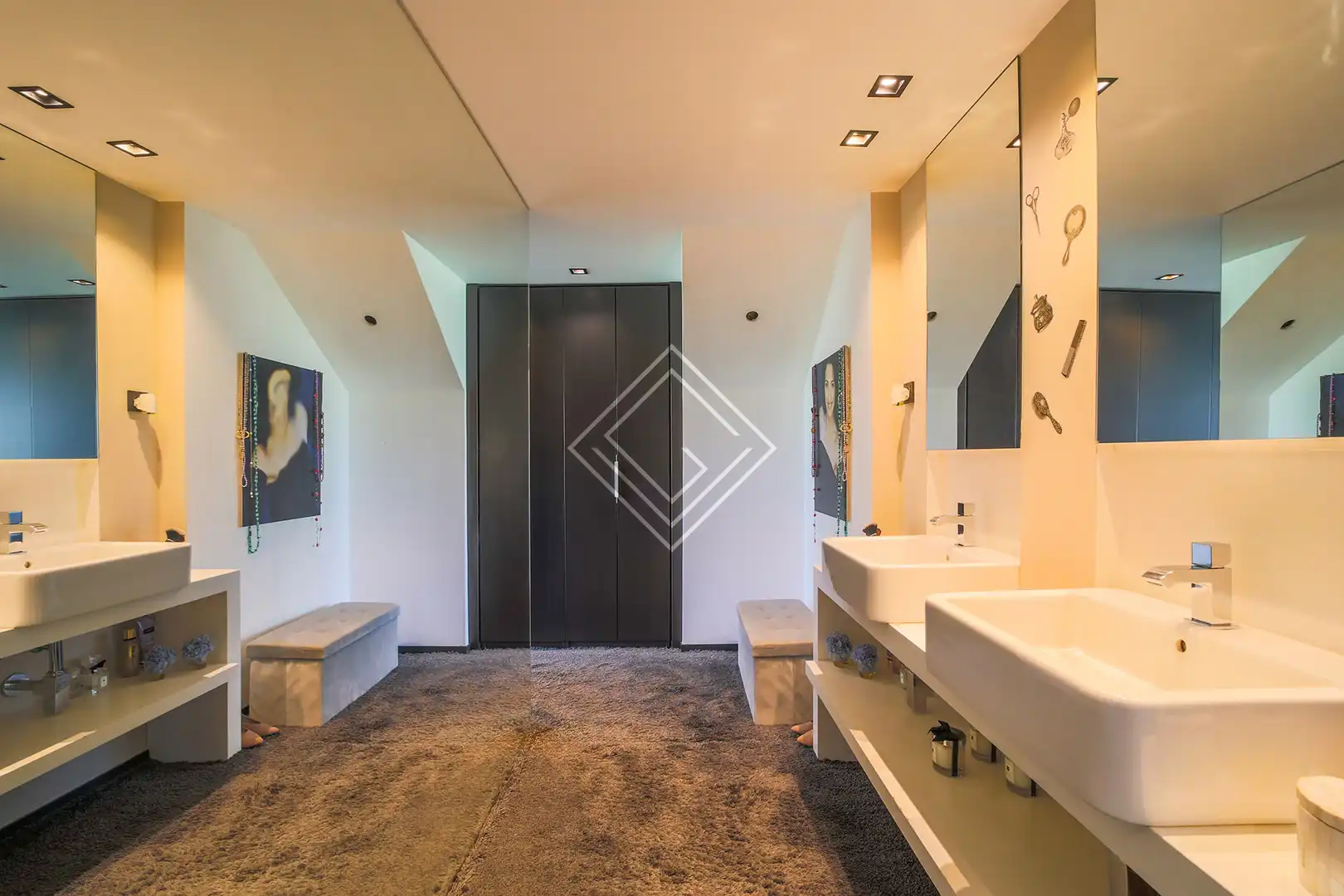 Badezimmer von Einfamilien-Reihenhaus zum Verkauf in La Moraleja mit Klimaanlage, Heizung und Privatgarten