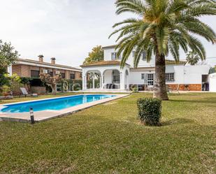 Exterior view of House or chalet for sale in  Sevilla Capital  with Air Conditioner, Heating and Private garden