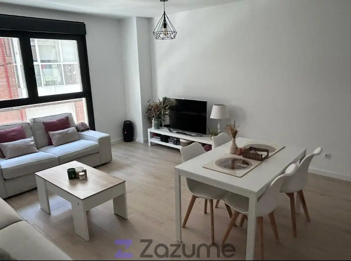 Apartament de lloguer a C. de Juan de la Hoz, Guindalera