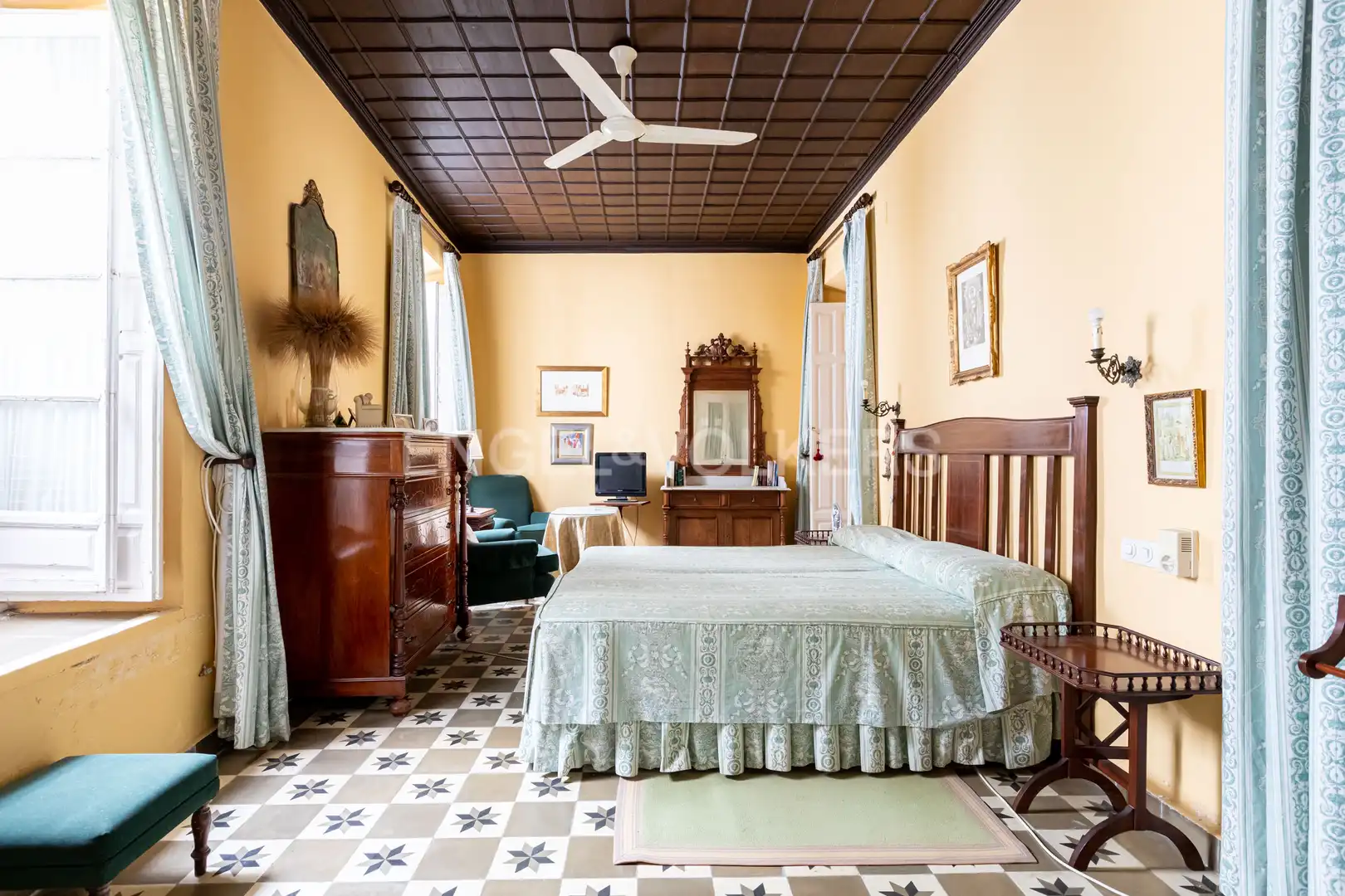 Habitación de Casa o chalet en venta en Umbrete con Calefacción, Jardín privado y Piscina