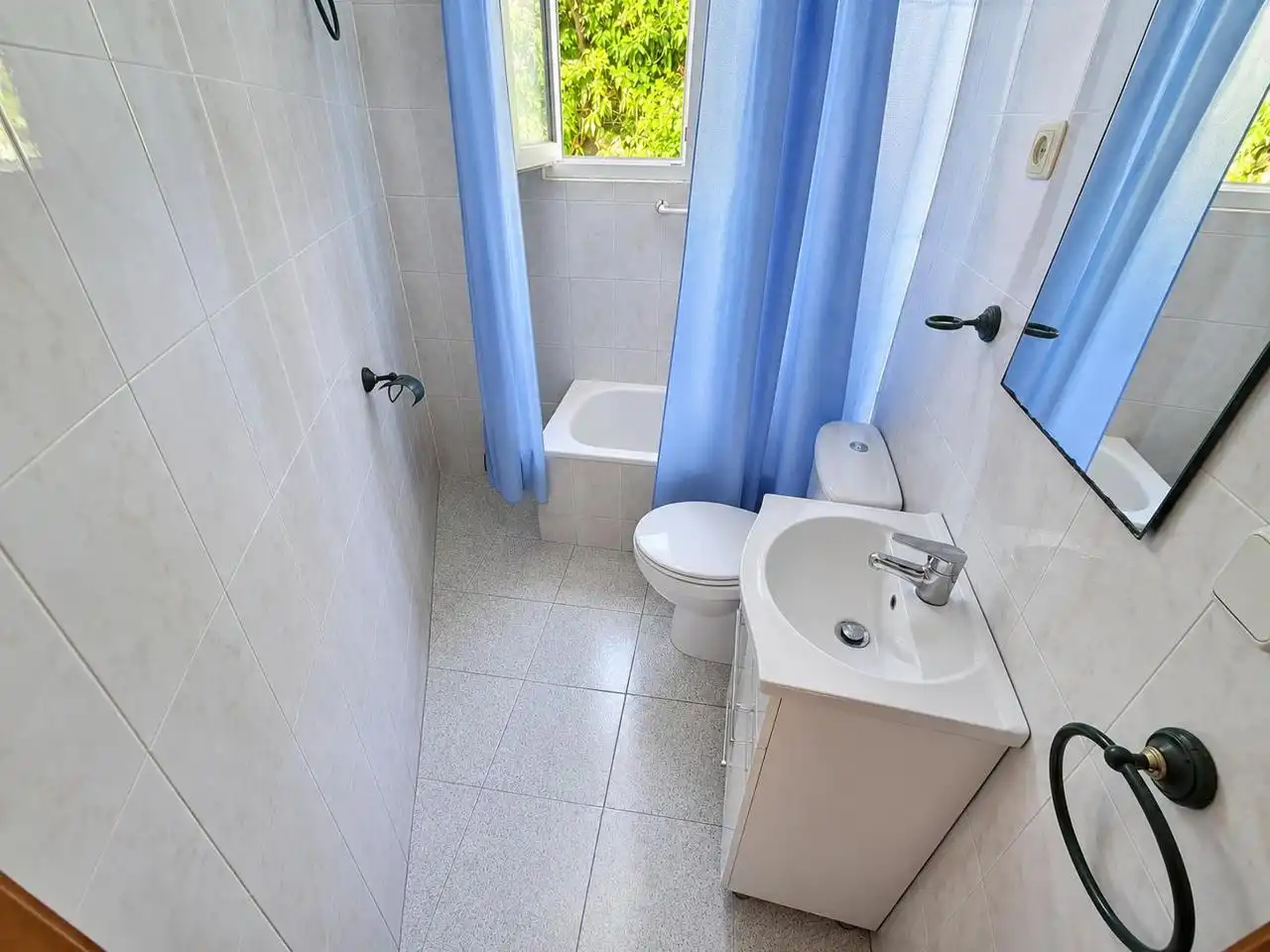 Bathroom of Houses for sale in Alcuéscar