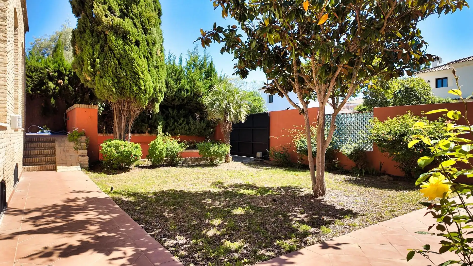 Jardín de Casa o chalet en venta en Bormujos con Aire acondicionado, Calefacción y Jardín privado